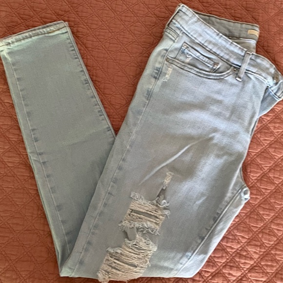 👖Levi’s 711 Skinny Stretchy JeansHoles, Distressed LightWash Leggings Size 30 - Picture 10 of 12